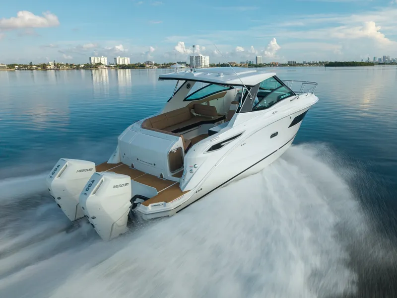 Slide: The Image of Sea Ray Sundancer 320 Outboard 2026 - 7