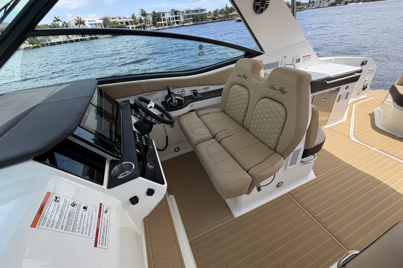 Slide: The Image of Sea Ray Sundancer 320 Outboard 2026 - 44