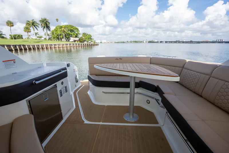 Slide: The Image of Sea Ray Sundancer 320 Outboard 2026 - 15