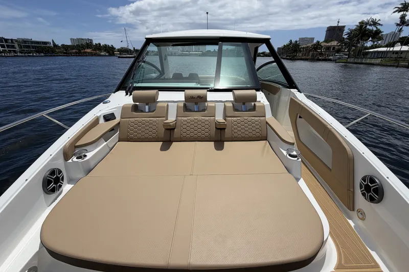 Slide: The Image of Sea Ray Sundancer 320 Outboard 2026 - 55
