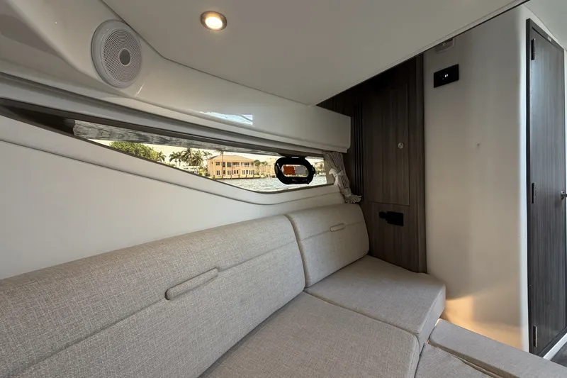 Slide: The Image of Sea Ray Sundancer 320 Outboard 2026 - 60
