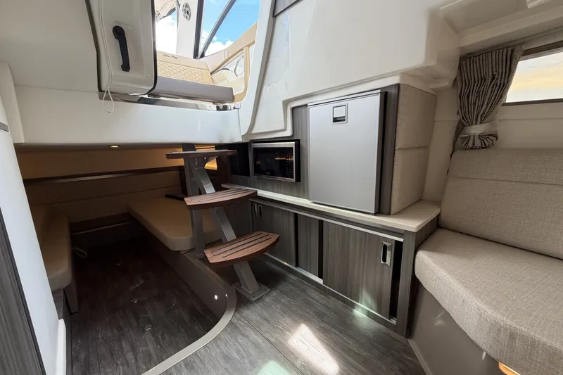 Slide: The Image of Sea Ray Sundancer 320 Outboard 2026 - 63