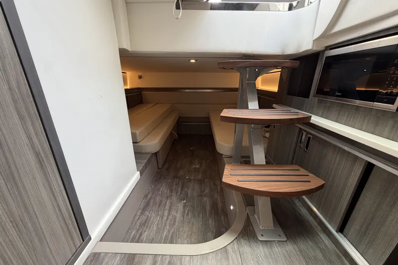Slide: The Image of Sea Ray Sundancer 320 Outboard 2026 - 64