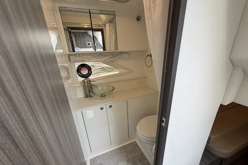 Slide: The Image of Sea Ray Sundancer 320 Outboard 2026 - 69