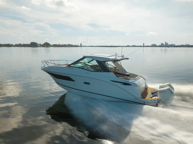 Slide: The Image of Sea Ray Sundancer 320 Outboard 2026 - 4