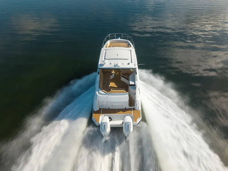 Slide: The Image of Sea Ray Sundancer 320 Outboard 2026 - 6
