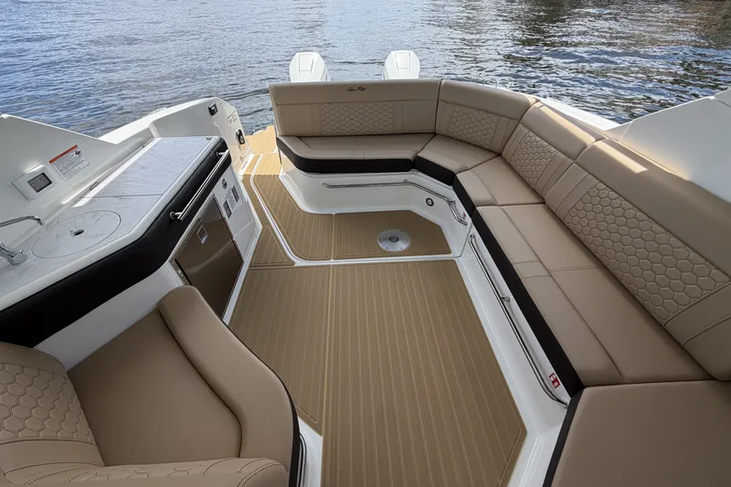 Slide: The Image of Sea Ray Sundancer 320 Outboard 2026 - 38