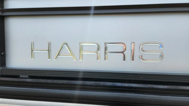 Slide: The Image of Harris SUNLINER 210 2023 - 22