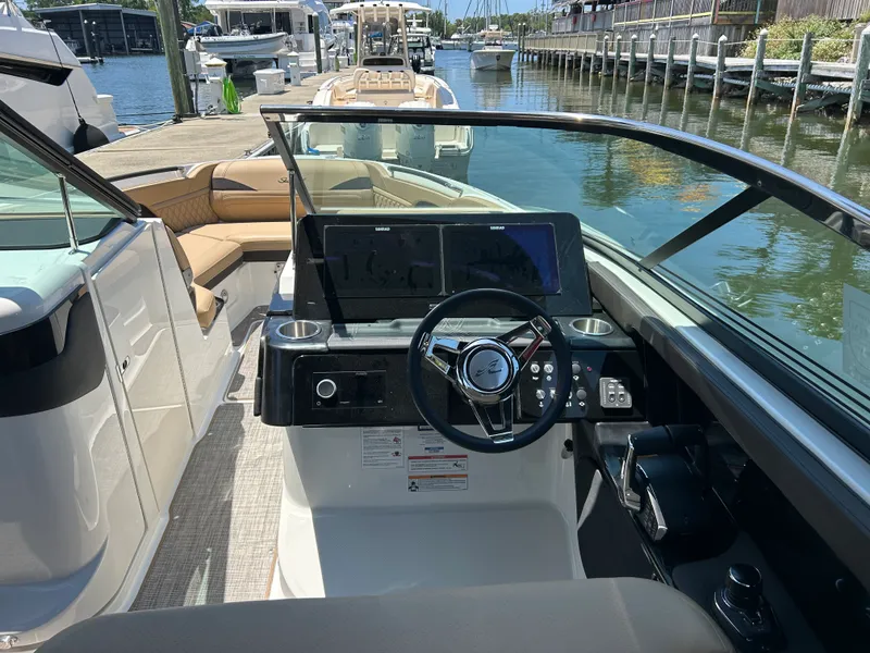 Slide: The Image of Sea Ray SLX 280 Outboard 2026 - 21
