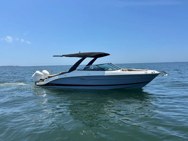 Slide: The Image of Sea Ray SLX 280 Outboard 2026 - 7