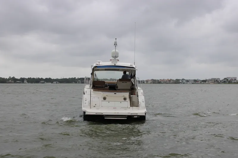 Slide: The Image of Sea Ray 350 2018 - 10