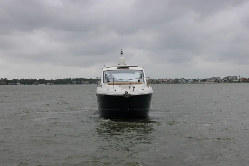 Slide: The Image of Sea Ray 350 2018 - 2