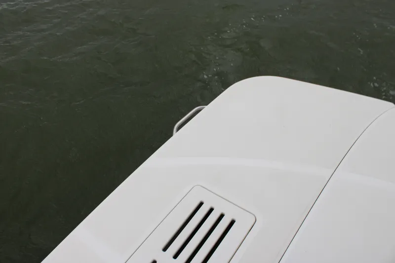 Slide: The Image of Sea Ray 350 2018 - 41