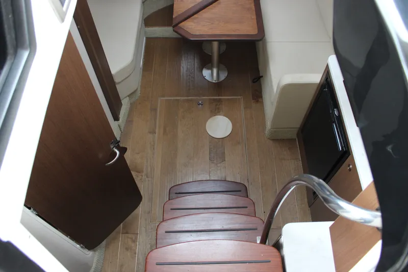 Slide: The Image of Sea Ray 350 2018 - 95