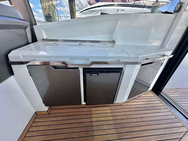 Slide: The Image of Galeon 485 HTS 2019 - 15