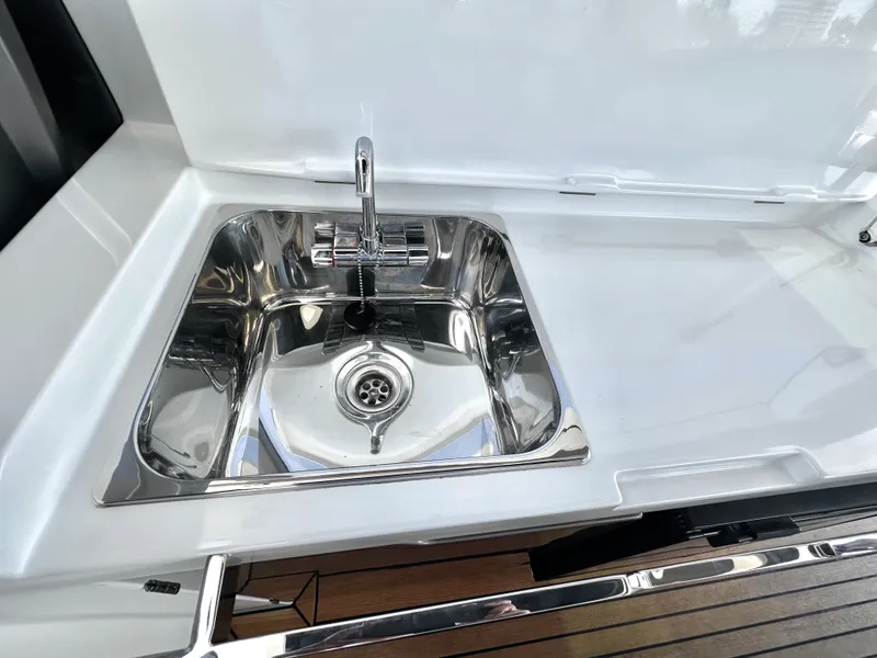 Slide: The Image of Galeon 485 HTS 2019 - 17