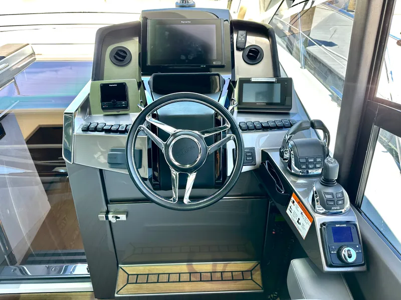 Slide: The Image of Galeon 485 HTS 2019 - 22