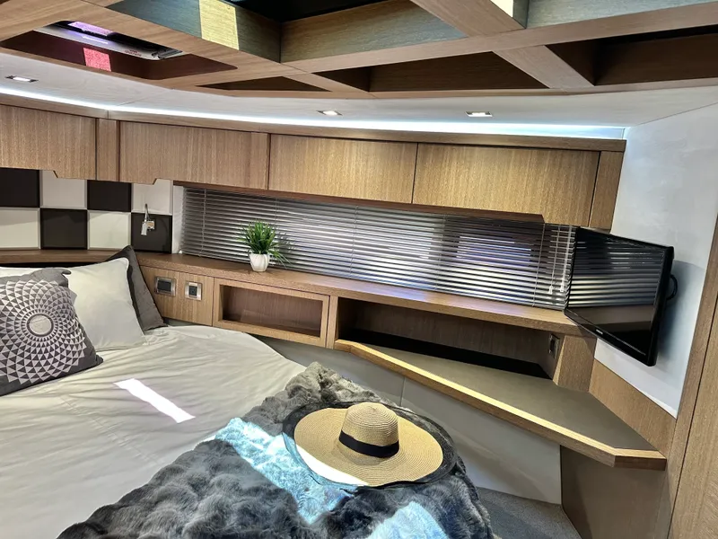 Slide: The Image of Galeon 485 HTS 2019 - 32