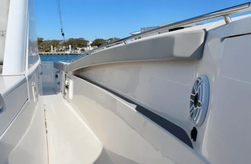 Slide: The Image of Scout 330 LXF 2021 - 17