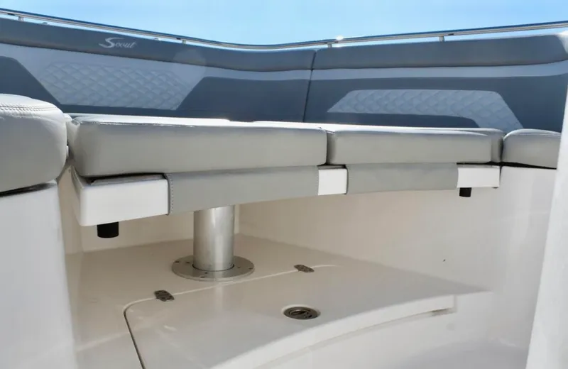 Slide: The Image of Scout 330 LXF 2021 - 22