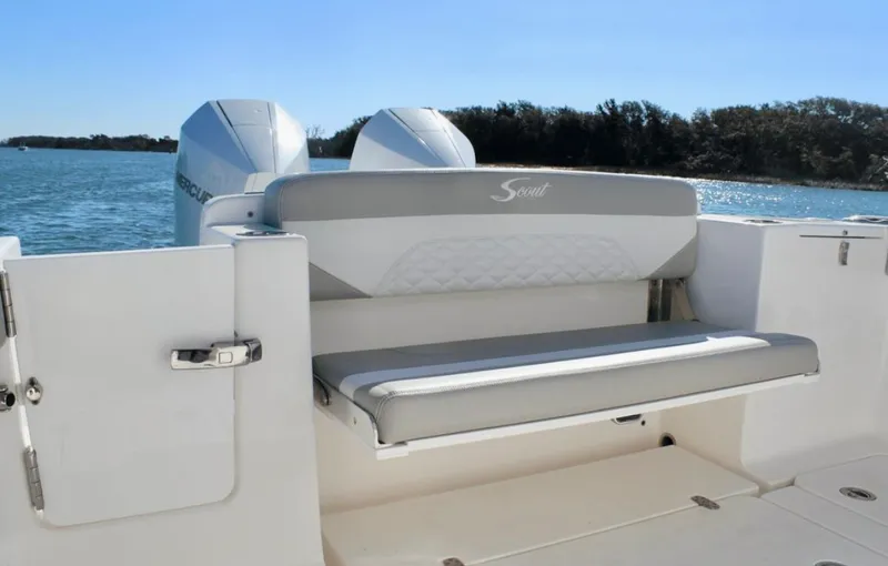 Slide: The Image of Scout 330 LXF 2021 - 36