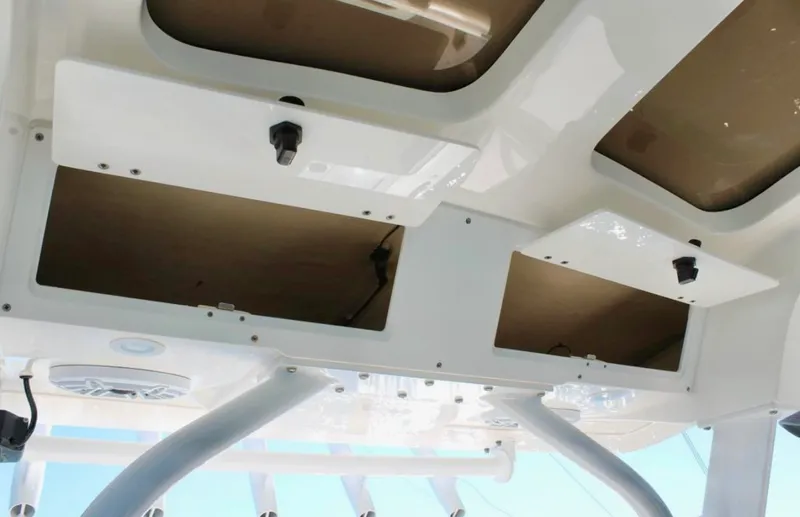 Slide: The Image of Scout 330 LXF 2021 - 40