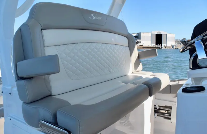 Slide: The Image of Scout 330 LXF 2021 - 49