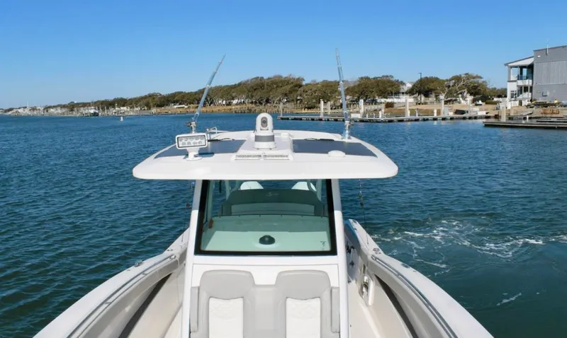 Slide: The Image of Scout 330 LXF 2021 - 8