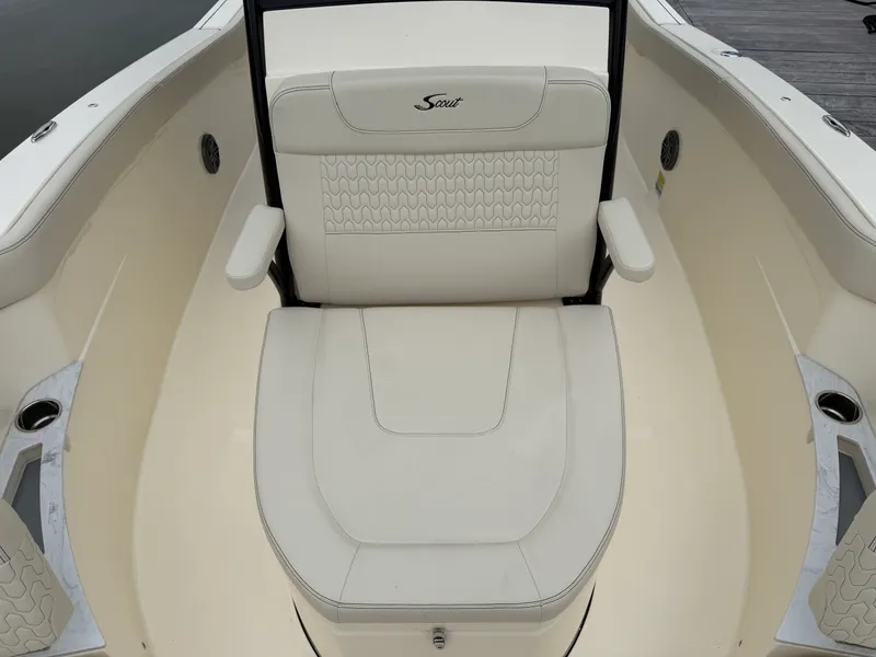 Slide: The Image of Scout 240 XSF 2026 - 21