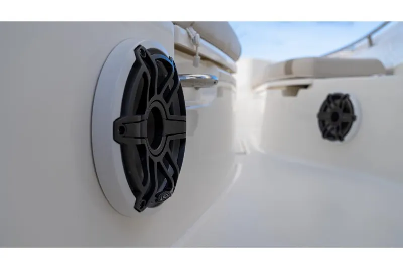 Slide: The Image of Boston Whaler 280 Dauntless 2025 - 62