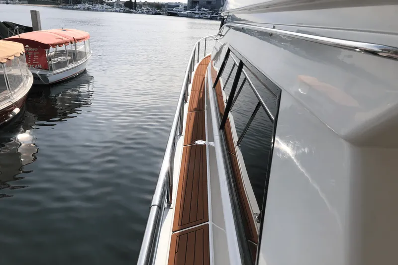 Slide: The Image of Tarrab 60 FLY 2001 - 4