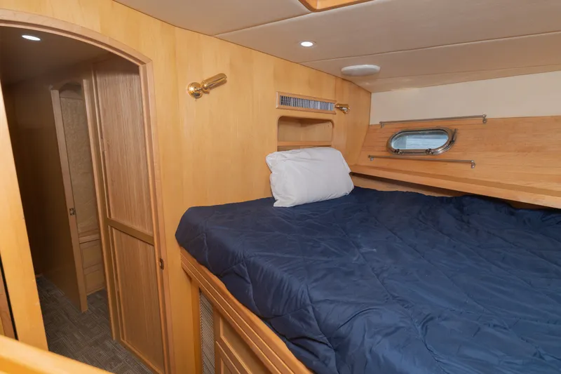 Slide: The Image of McKinna 57 Pilothouse 2002 - 38