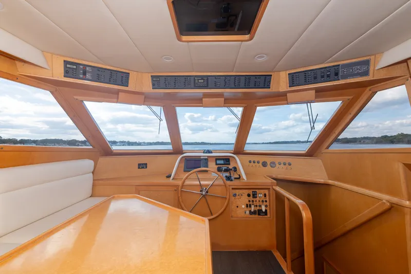 Slide: The Image of McKinna 57 Pilothouse 2002 - 20