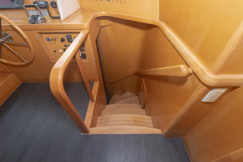 Slide: The Image of McKinna 57 Pilothouse 2002 - 28