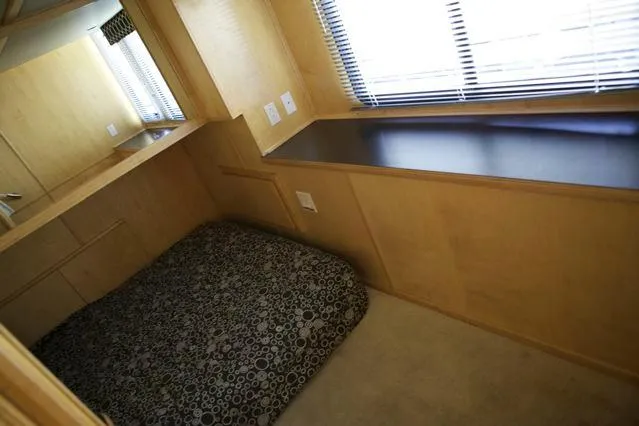 Slide: The Image of Compact bedroom interior of 2006 Sumerset Seas The Day Trip 10 houseboat. - 17