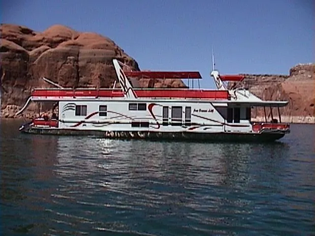 Slide: The Image of Houseboat on a lake with rocky cliffs, Sharpe Just Because Week 30, 2002 model. - 1