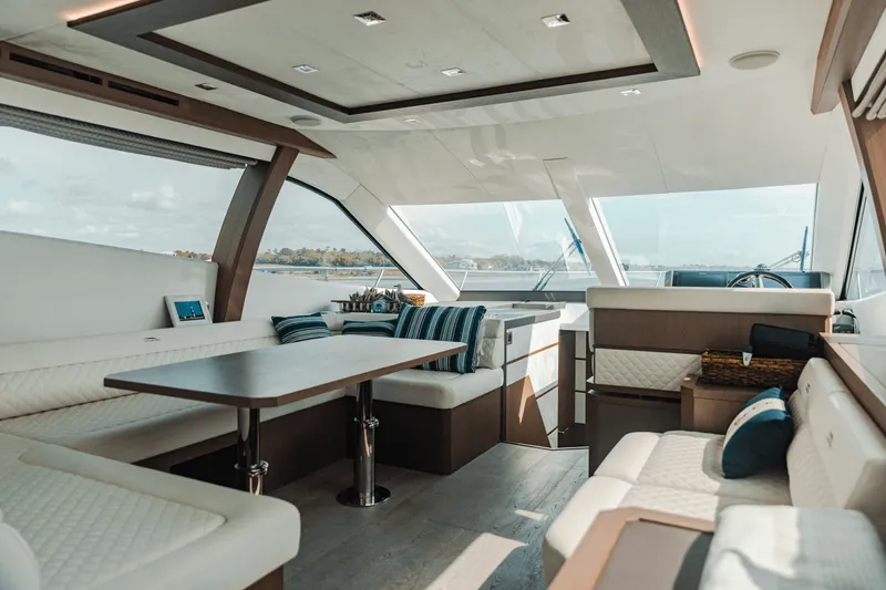 Slide: The Image of Galeon 550 FLY 2021 - 10