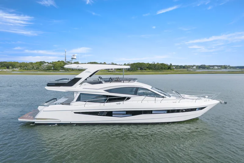 Slide: The Image of Galeon 550 FLY 2021 - 2