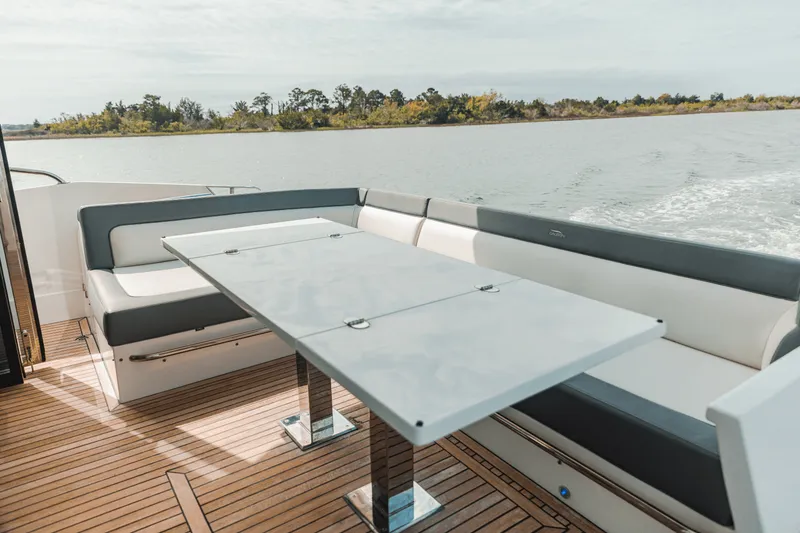 Slide: The Image of Galeon 550 FLY 2021 - 20