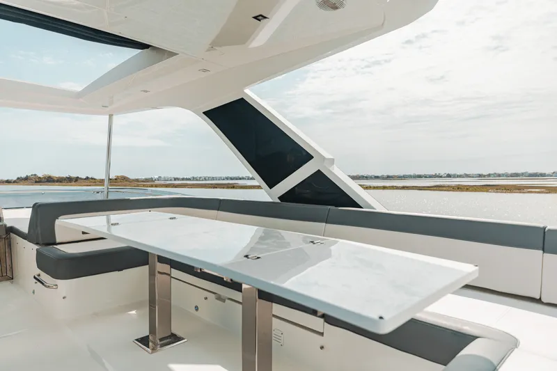 Slide: The Image of Galeon 550 FLY 2021 - 40