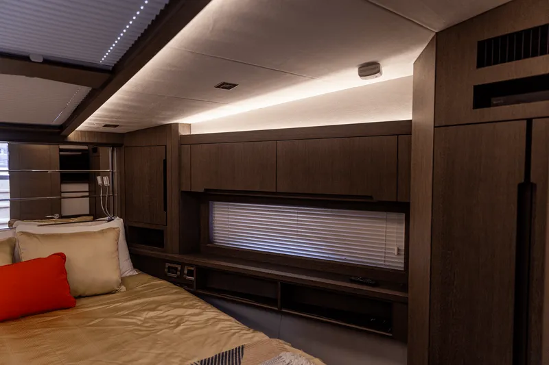 Slide: The Image of Galeon 550 FLY 2021 - 46