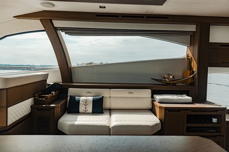 Slide: The Image of Galeon 550 FLY 2021 - 7