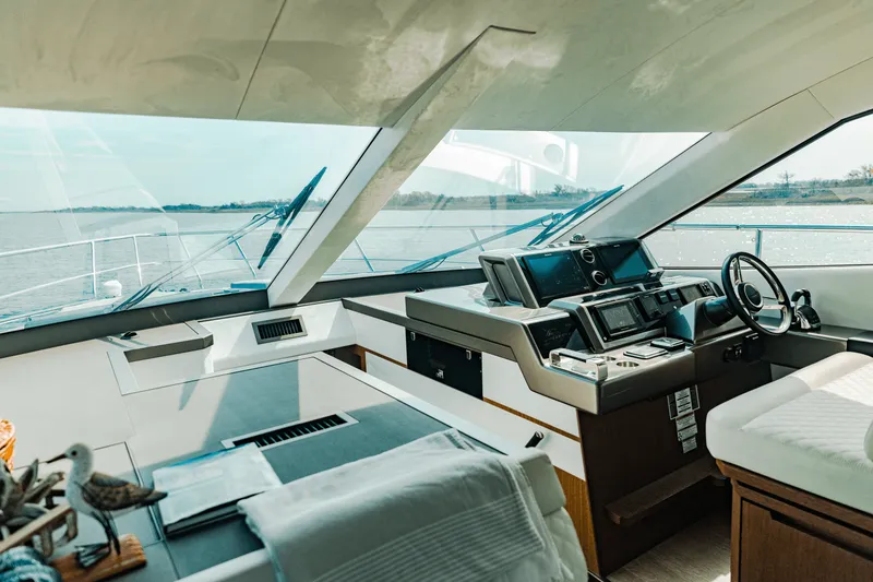 Slide: The Image of Galeon 550 FLY 2021 - 8