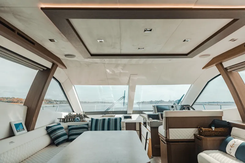 Slide: The Image of Galeon 550 FLY 2021 - 9