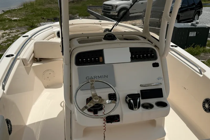 Slide: The Image of Grady-White 216 FISHERMAN 2022 - 11