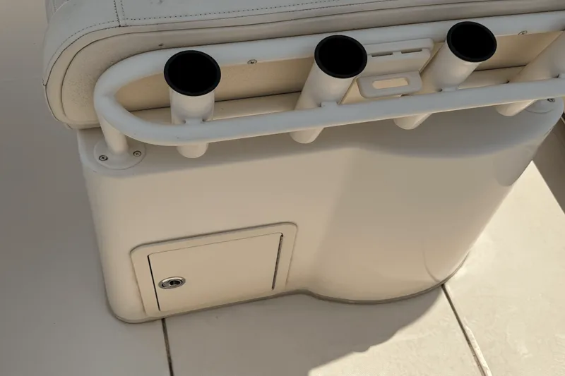 Slide: The Image of Grady-White 216 FISHERMAN 2022 - 12