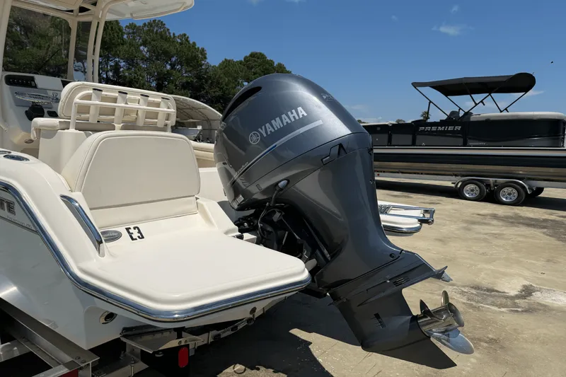 Slide: The Image of Grady-White 216 FISHERMAN 2022 - 5