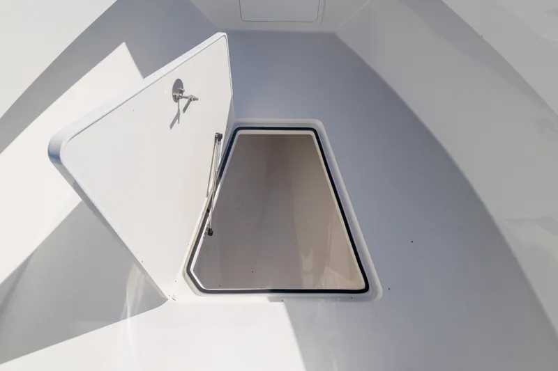 Slide: The Image of Reef Runner 230 Open 2024 - 13