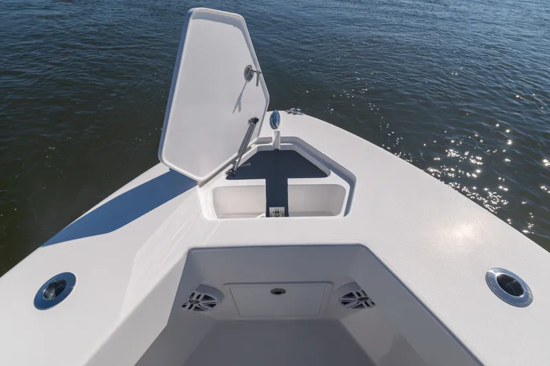 Slide: The Image of Reef Runner 230 Open 2024 - 17
