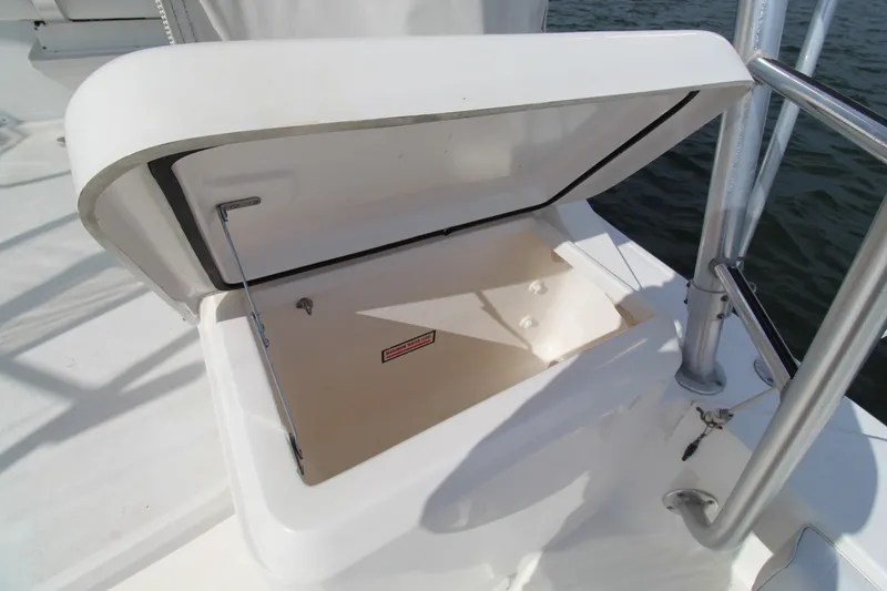 Slide: The Image of Luhrs 36 Open 2005 - 16